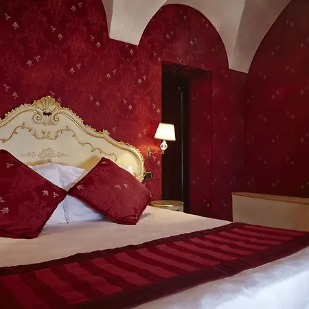 מלון Palazzo Paruta & Wellness 4*